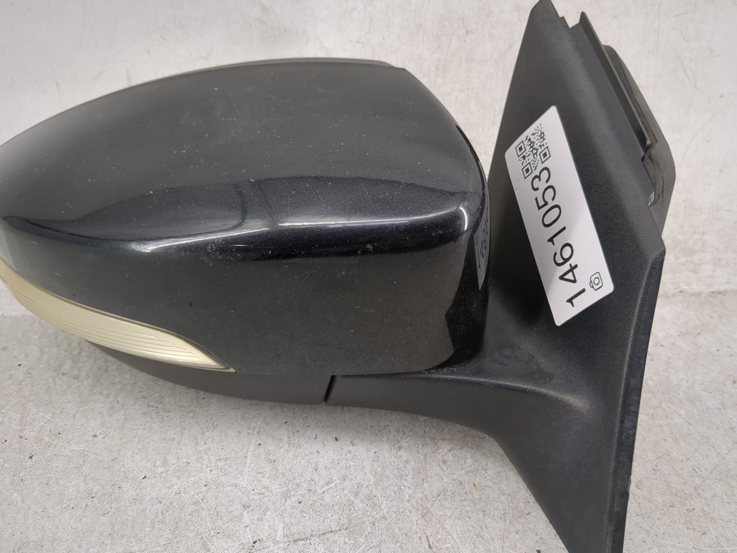 2015-2018 Ford Focus Passenger Side View Mirror - Right Door Mirror OEM Used - Oemusedautoparts1.com