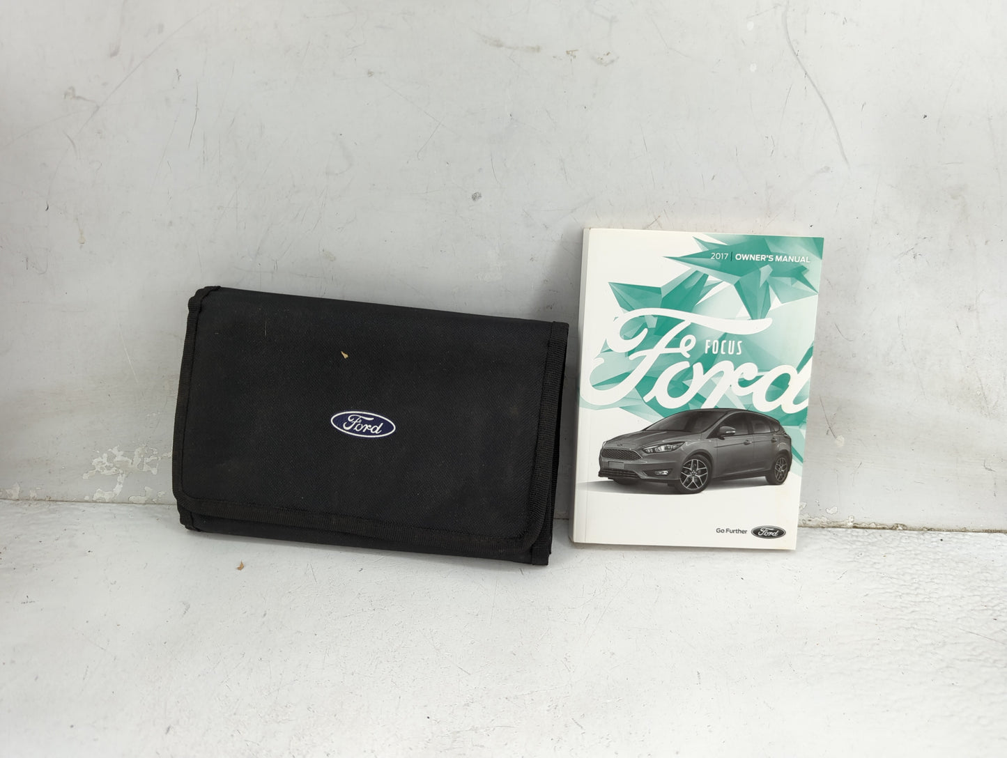 2017 Ford Focus Owners Manual Book Guide P/N:HM5J19A321AA OEM Used Auto Parts - Oemusedautoparts1.com