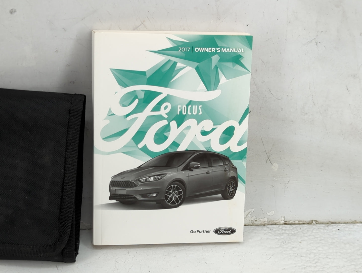 2017 Ford Focus Owners Manual Book Guide P/N:HM5J19A321AA OEM Used Auto Parts - Oemusedautoparts1.com