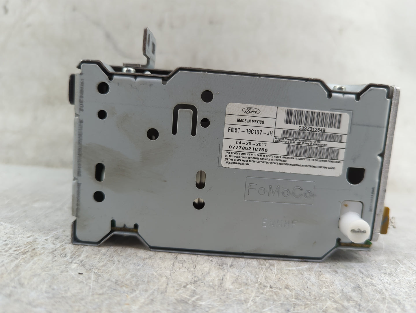 2017-2018 Ford Focus Radio AM FM Cd Player Receiver Replacement P/N:FM5T-19C107-JH Fits Fits 2017 2018 OEM Used Auto Parts -