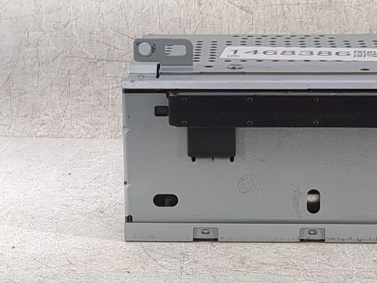 2016-2018 Ford Focus Radio AM FM Cd Player Receiver Replacement P/N:FM5T-19C107-KH Fits Fits 2016 2017 2018 OEM Used Auto Pa