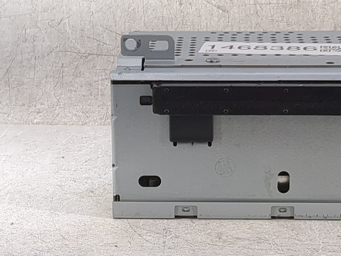 2016-2018 Ford Focus Radio AM FM Cd Player Receiver Replacement P/N:FM5T-19C107-KH Fits Fits 2016 2017 2018 OEM Used Auto Pa