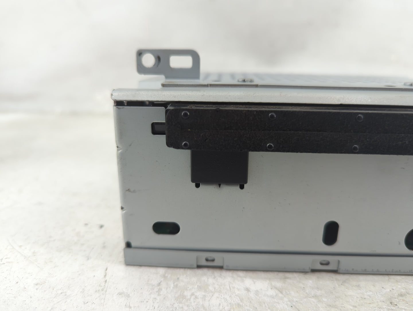 2017-2018 Ford Focus Radio AM FM Cd Player Receiver Replacement P/N:FM5T-19C107-JG Fits Fits 2017 2018 OEM Used Auto Parts -