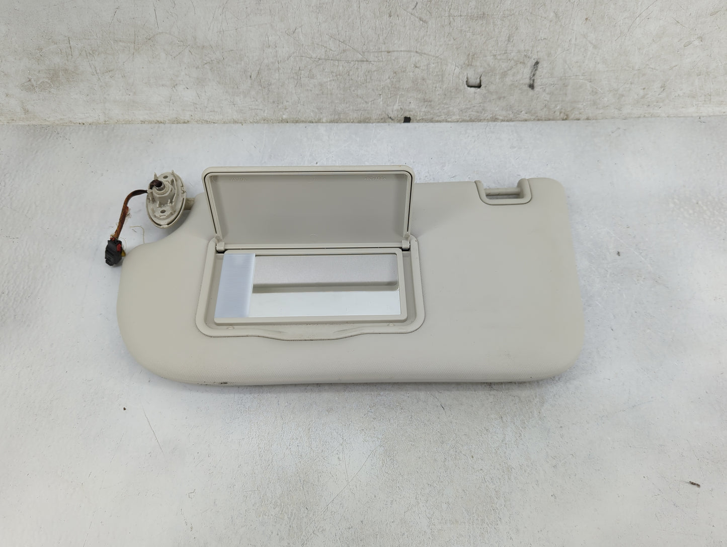 2013-2018 Ford Focus Sun Visor Shade Replacement Driver Left Mirror Fits Fits 2013 2014 2015 2016 2017 2018 OEM Used Auto Pa
