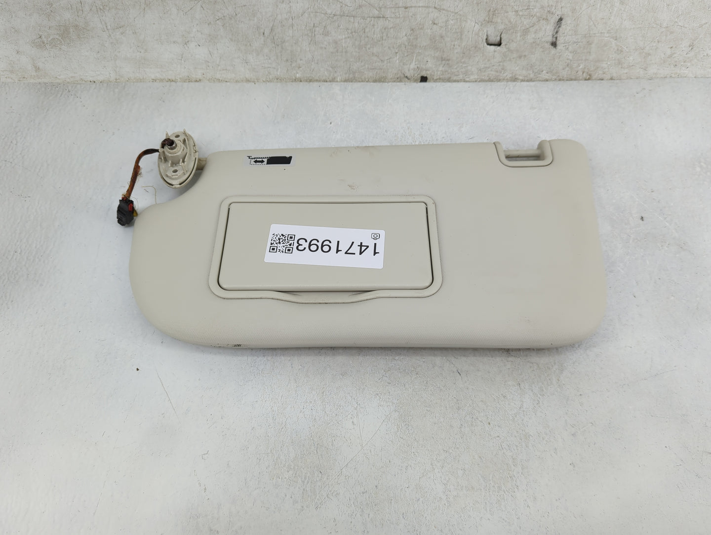 2013-2018 Ford Focus Sun Visor Shade Replacement Driver Left Mirror Fits Fits 2013 2014 2015 2016 2017 2018 OEM Used Auto Pa