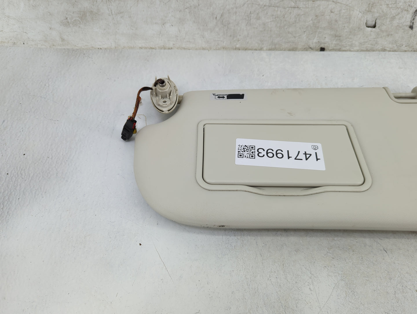 2013-2018 Ford Focus Sun Visor Shade Replacement Driver Left Mirror Fits Fits 2013 2014 2015 2016 2017 2018 OEM Used Auto Pa