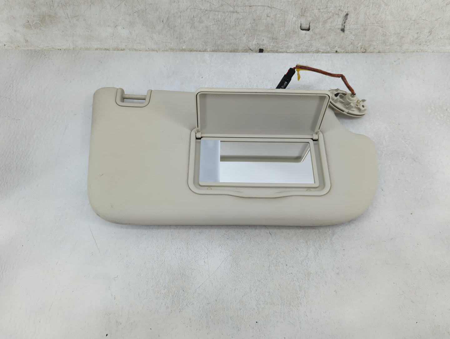 2013-2018 Ford Focus Sun Visor Shade Replacement Passenger Right Mirror Fits Fits 2013 2014 2015 2016 2017 2018 OEM Used Aut
