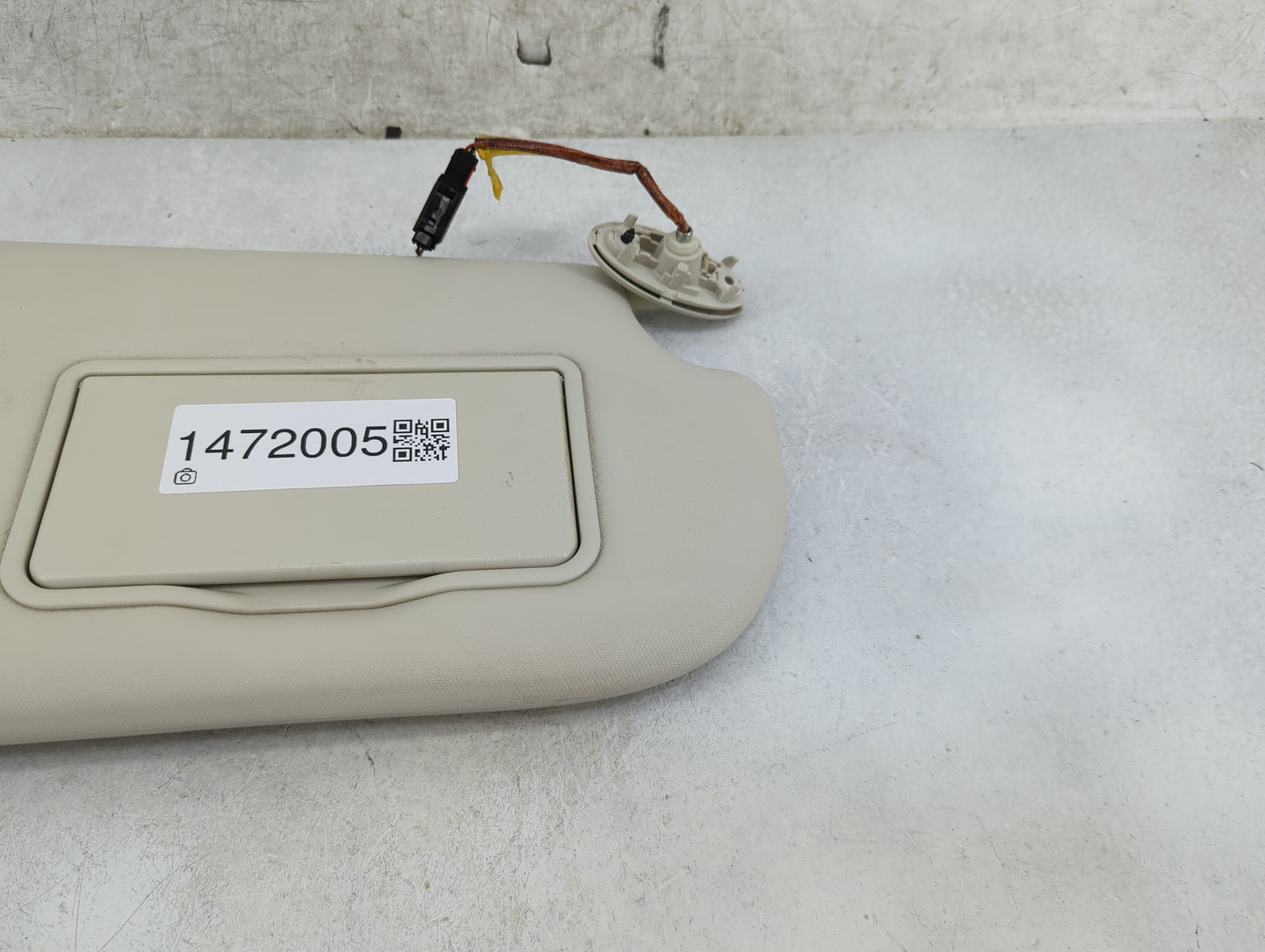 2013-2018 Ford Focus Sun Visor Shade Replacement Passenger Right Mirror Fits Fits 2013 2014 2015 2016 2017 2018 OEM Used Aut