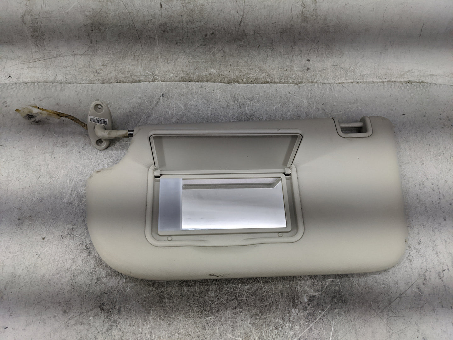 2013-2018 Ford Focus Sun Visor Shade Replacement Driver Left Mirror Fits Fits 2013 2014 2015 2016 2017 2018 OEM Used Auto Pa