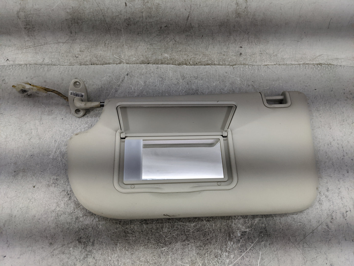 2013-2018 Ford Focus Sun Visor Shade Replacement Driver Left Mirror Fits Fits 2013 2014 2015 2016 2017 2018 OEM Used Auto Pa
