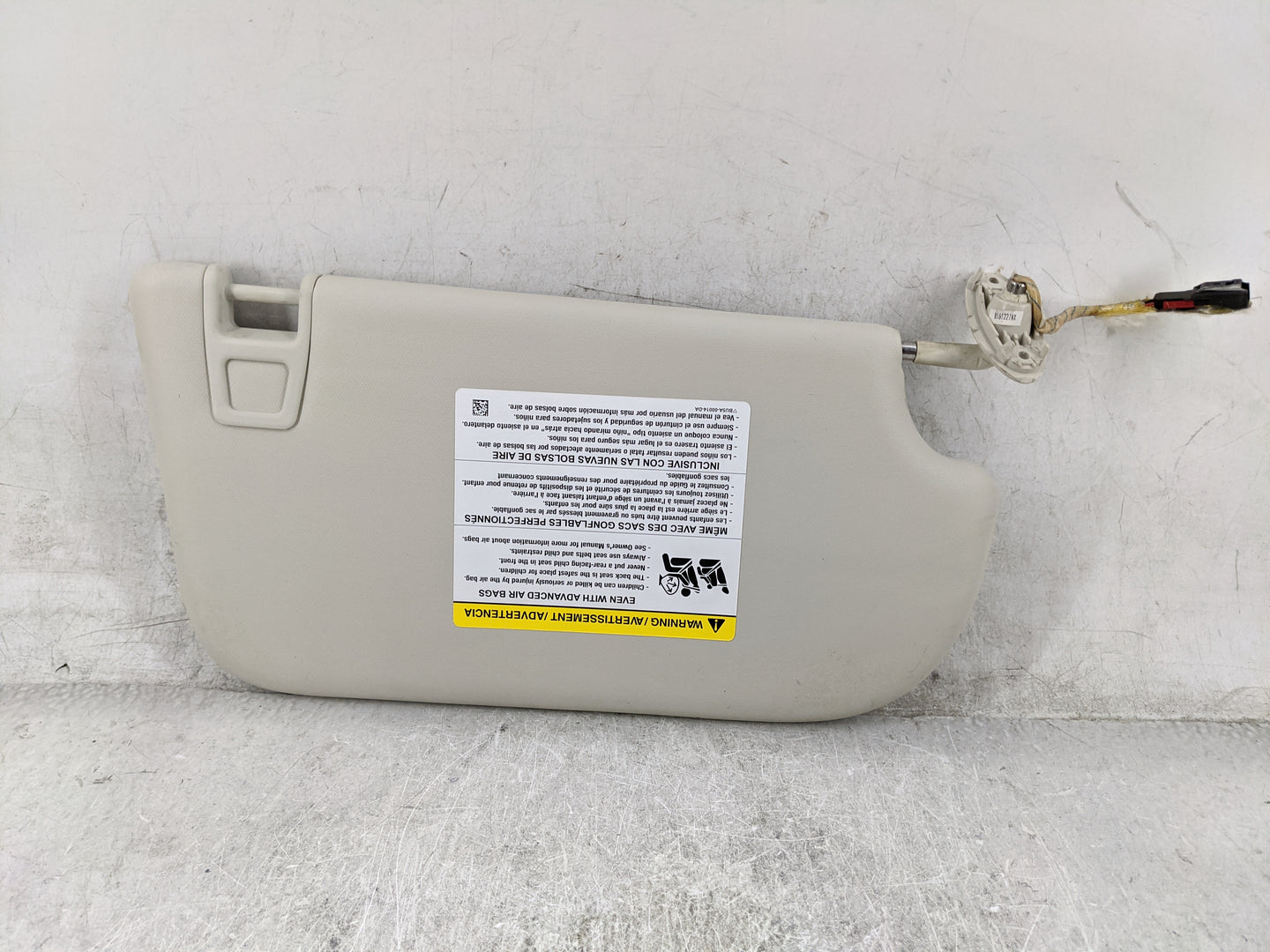 2013-2018 Ford Focus Sun Visor Shade Replacement Driver Left Mirror Fits Fits 2013 2014 2015 2016 2017 2018 OEM Used Auto Pa
