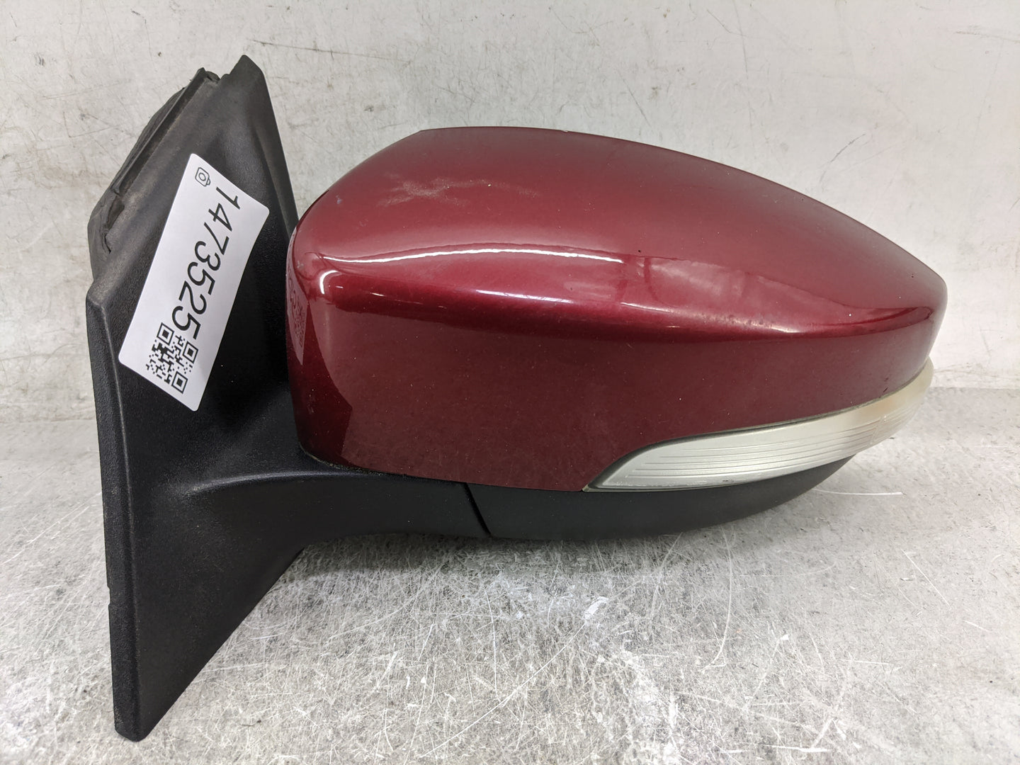 2015-2018 Ford Focus Driver Side View Mirror - Left Door Mirror OEM Used - Oemusedautoparts1.com