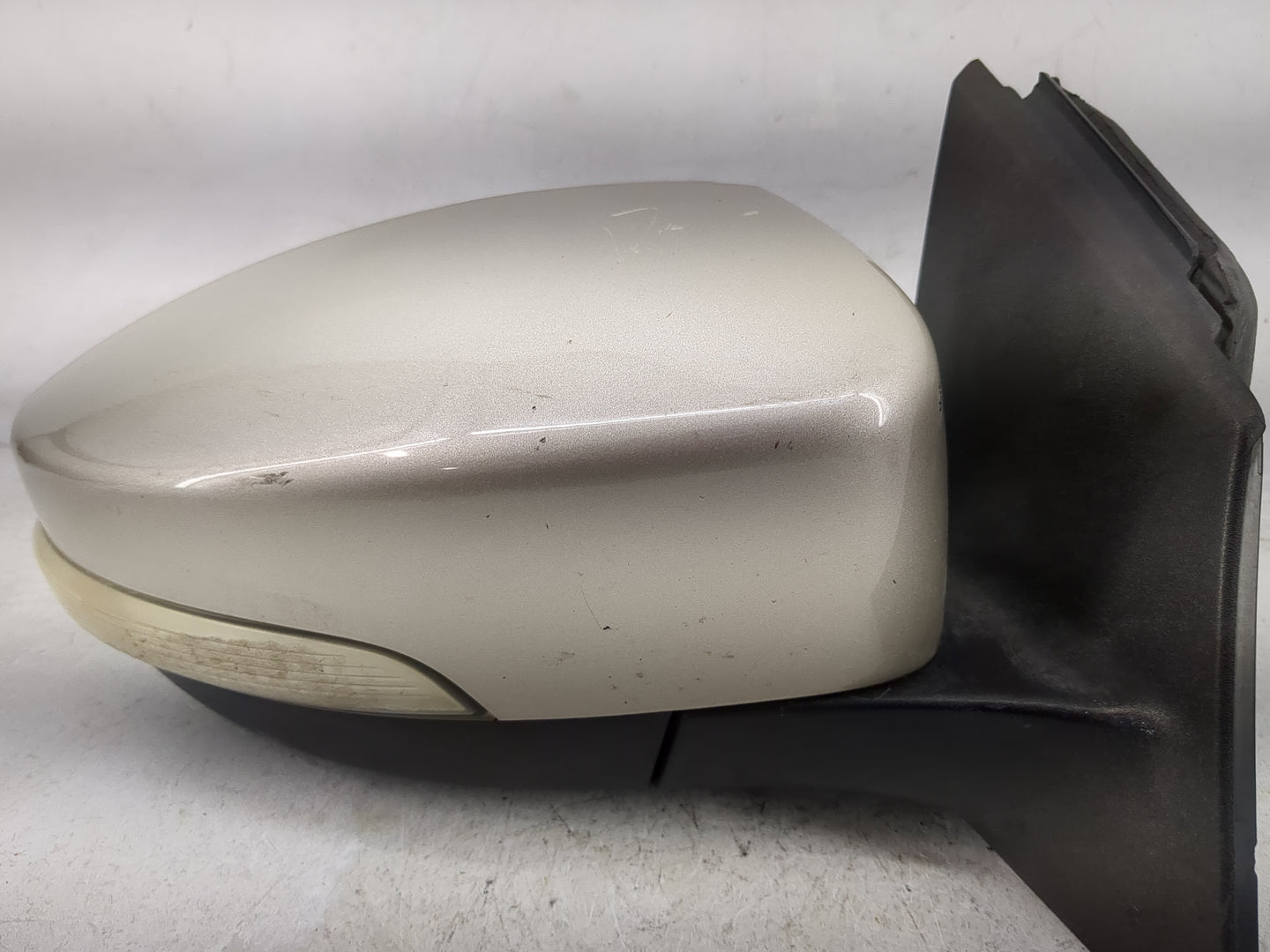 2015-2018 Ford Focus Passenger Side View Mirror - Right Door Mirror OEM Used - Oemusedautoparts1.com