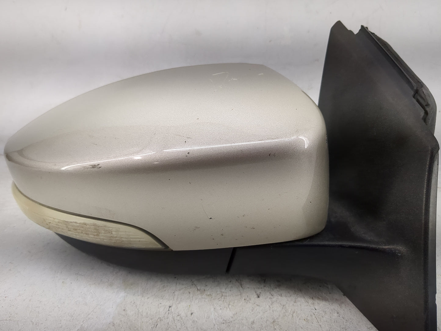 2015-2018 Ford Focus Passenger Side View Mirror - Right Door Mirror OEM Used - Oemusedautoparts1.com