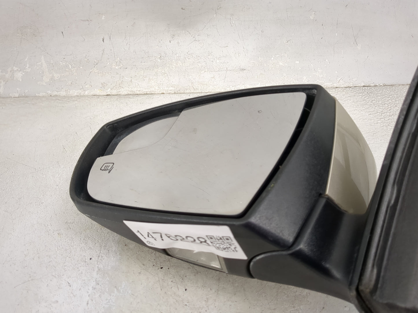 2015-2018 Ford Focus Driver Side View Mirror - Left Door Mirror OEM Used - Oemusedautoparts1.com