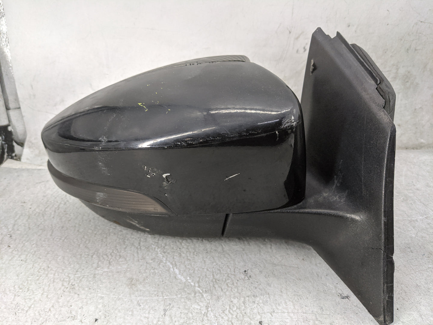 2015-2018 Ford Focus Passenger Side View Mirror - Right Door Mirror OEM Used - Oemusedautoparts1.com