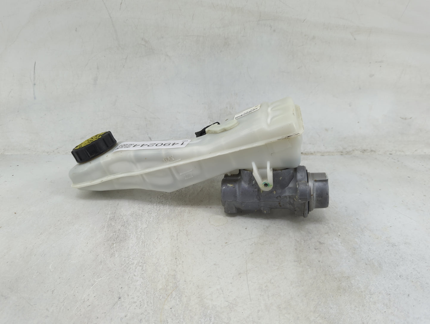 2012-2018 Ford Focus Brake Master Cylinder 1490244 - Oemusedautoparts1.com