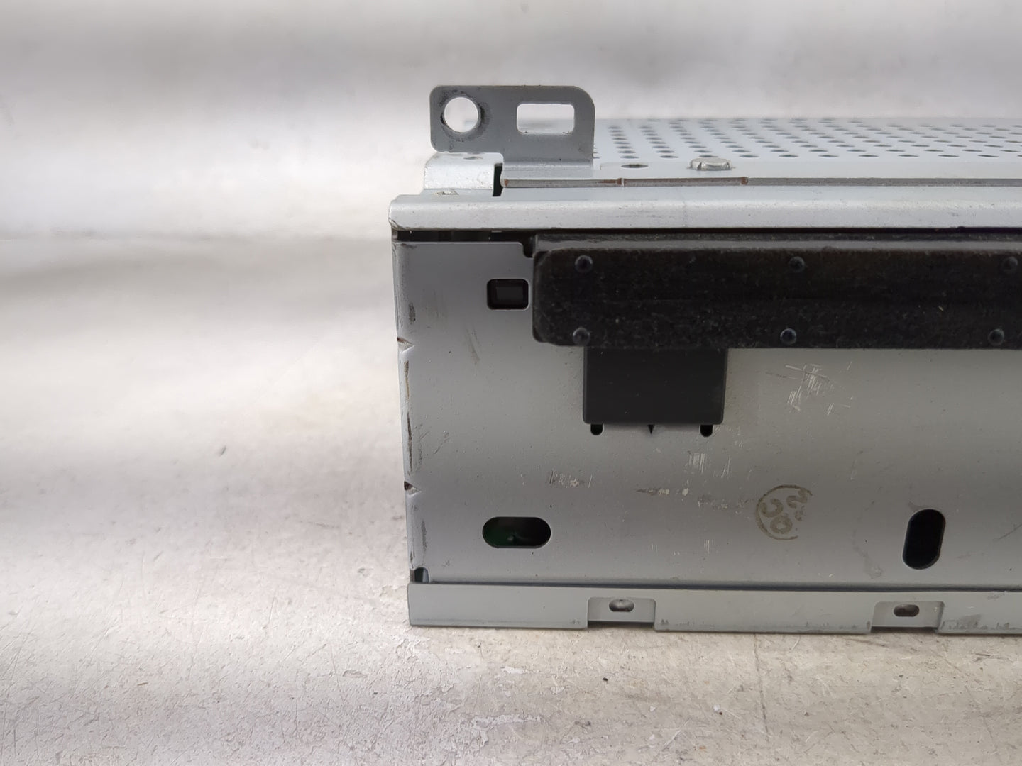 2017-2018 Ford Focus Radio AM FM Cd Player Receiver Replacement P/N:FM5T-19C107-JH Fits Fits 2017 2018 OEM Used Auto Parts -
