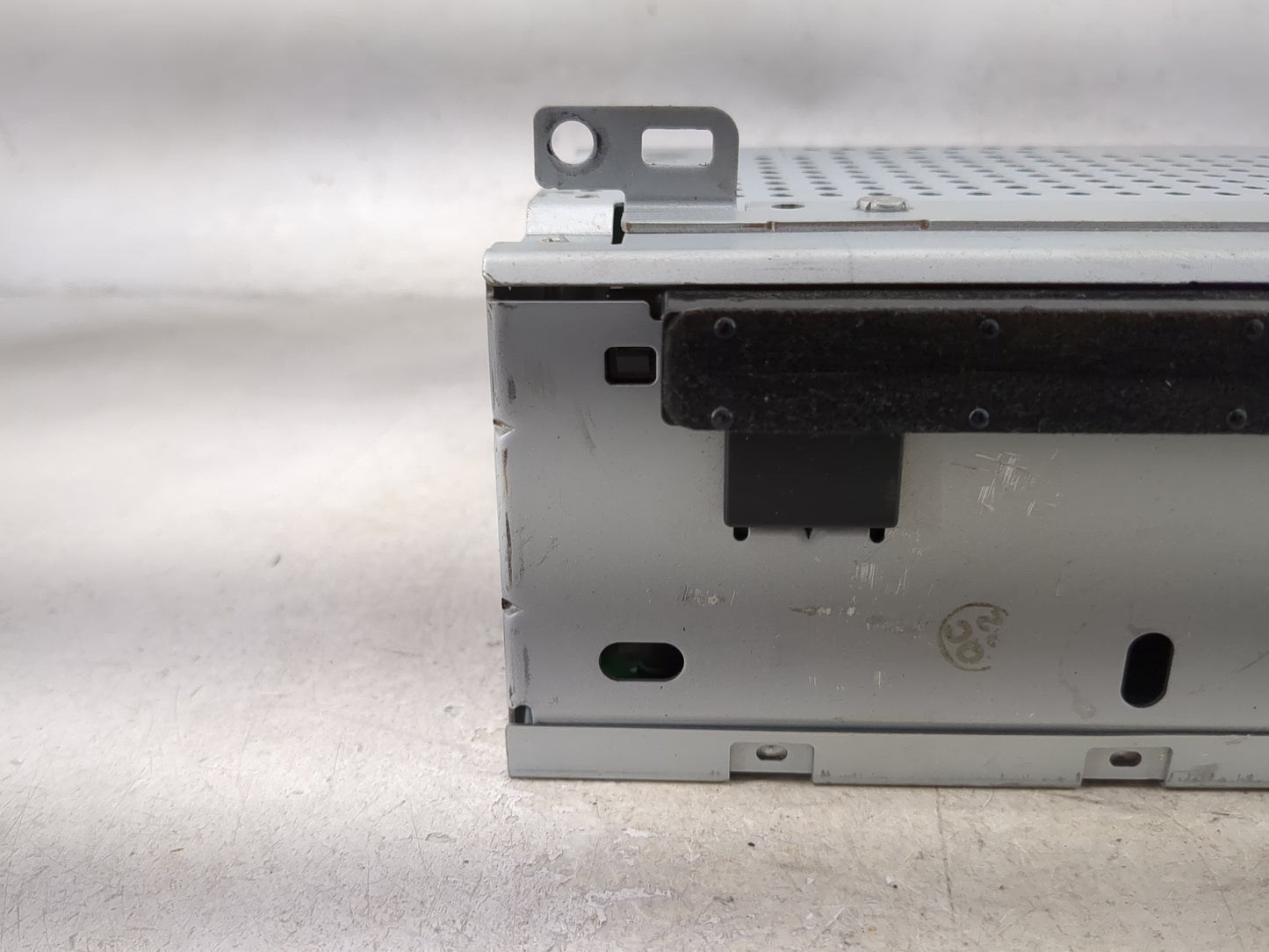 2017-2018 Ford Focus Radio AM FM Cd Player Receiver Replacement P/N:FM5T-19C107-JH Fits Fits 2017 2018 OEM Used Auto Parts -
