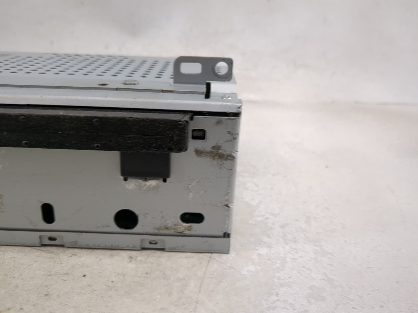 2017-2018 Ford Focus Radio AM FM Cd Player Receiver Replacement P/N:FM5T-19C107-JH Fits Fits 2017 2018 OEM Used Auto Parts -