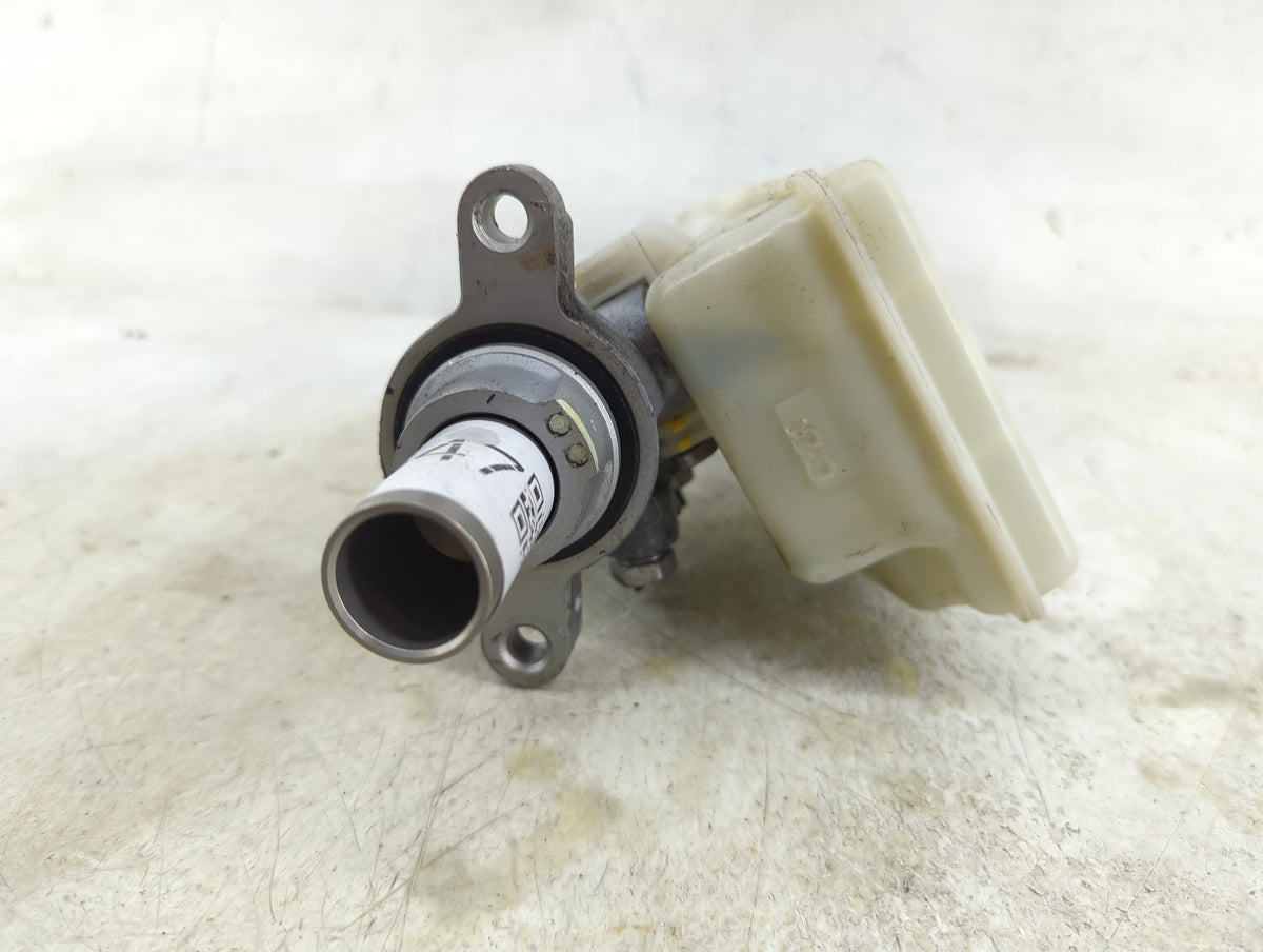 2012-2018 Ford Focus Brake Master Cylinder 1496647 - Oemusedautoparts1.com