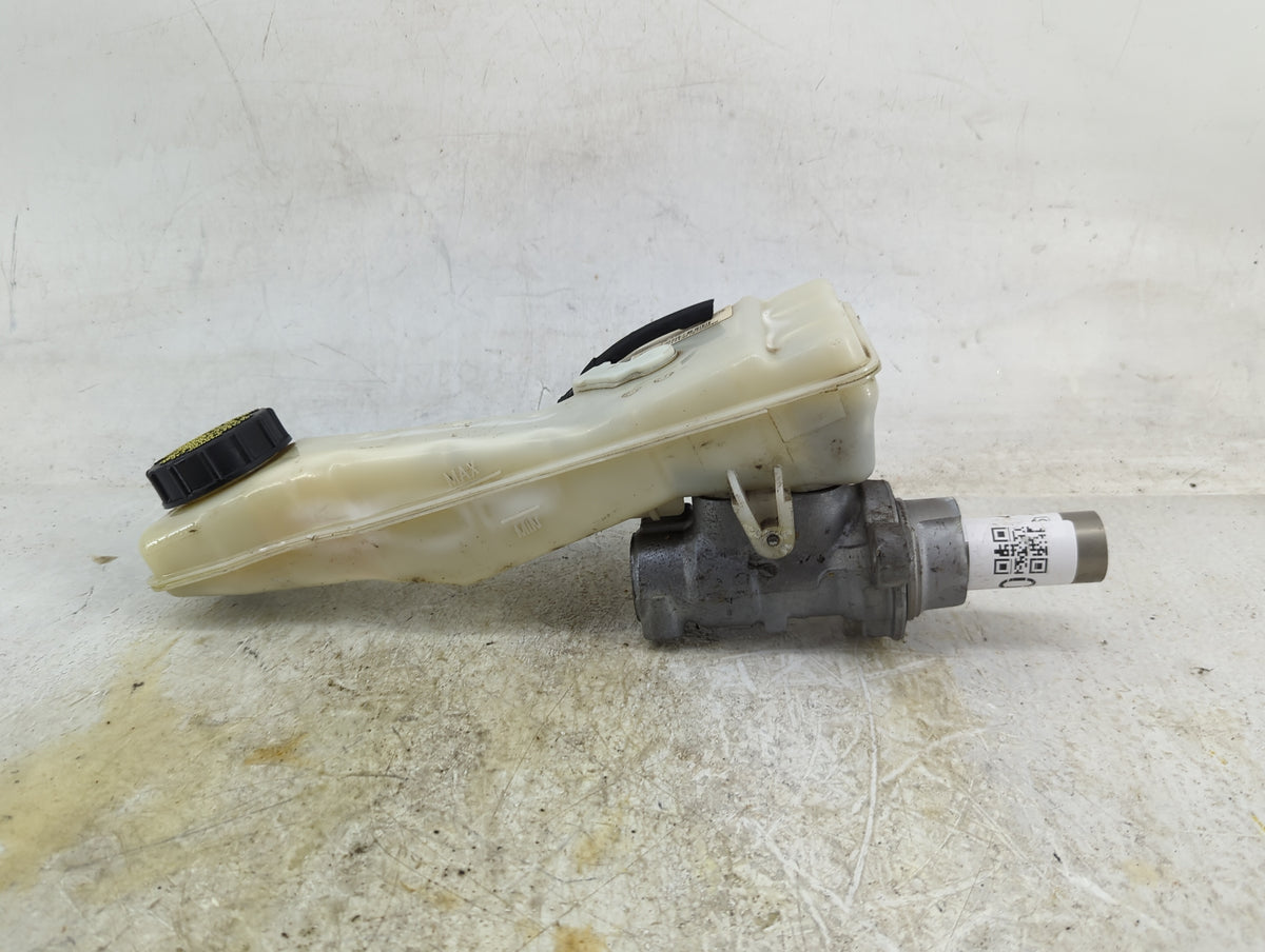 2012-2018 Ford Focus Brake Master Cylinder 1496730 - Oemusedautoparts1.com