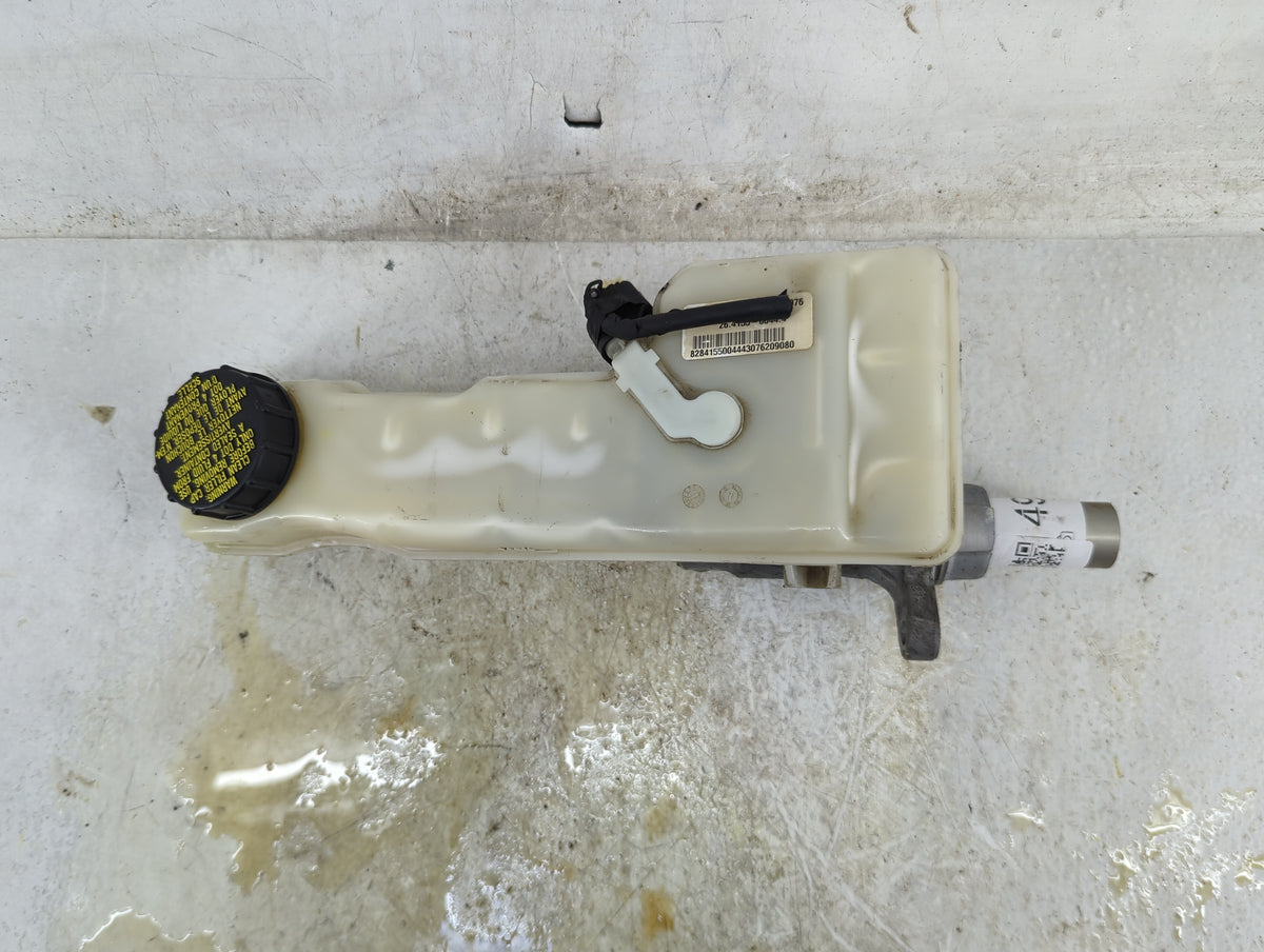 2012-2018 Ford Focus Brake Master Cylinder 1496730 - Oemusedautoparts1.com