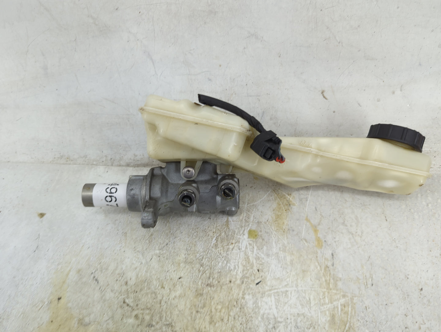 2012-2018 Ford Focus Brake Master Cylinder 1496730 - Oemusedautoparts1.com