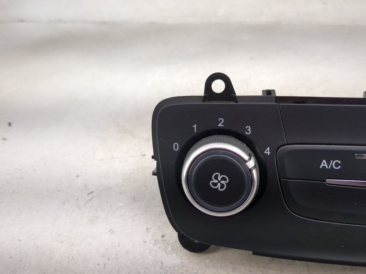2015-2018 Ford Focus Climate Control Module Temperature AC/Heater Replacement P/N:F1ET-19980-JJ F1ET 18549 Fits OEM Used Aut