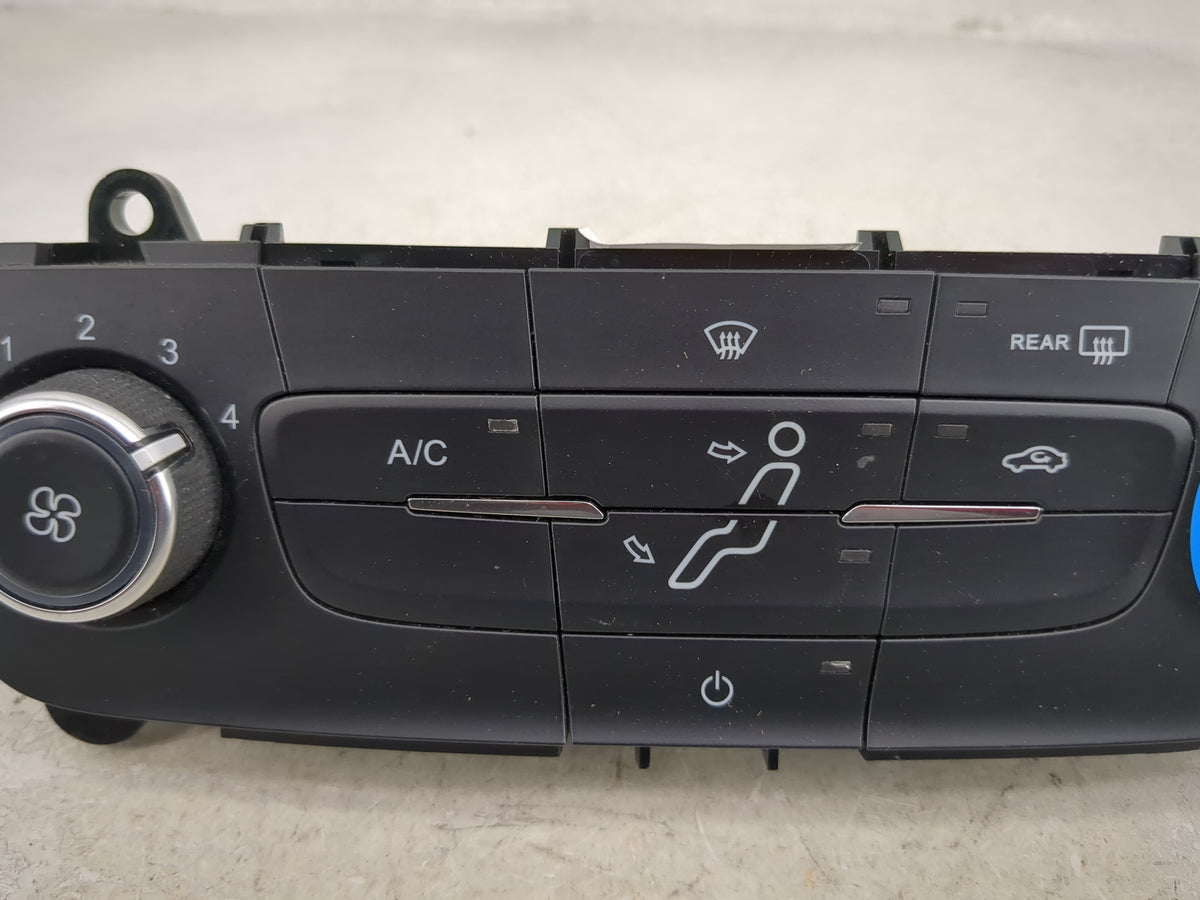 2015-2018 Ford Focus Climate Control Module Temperature AC/Heater Replacement P/N:F1ET-19980-JJ F1ET 18549 Fits OEM Used Aut