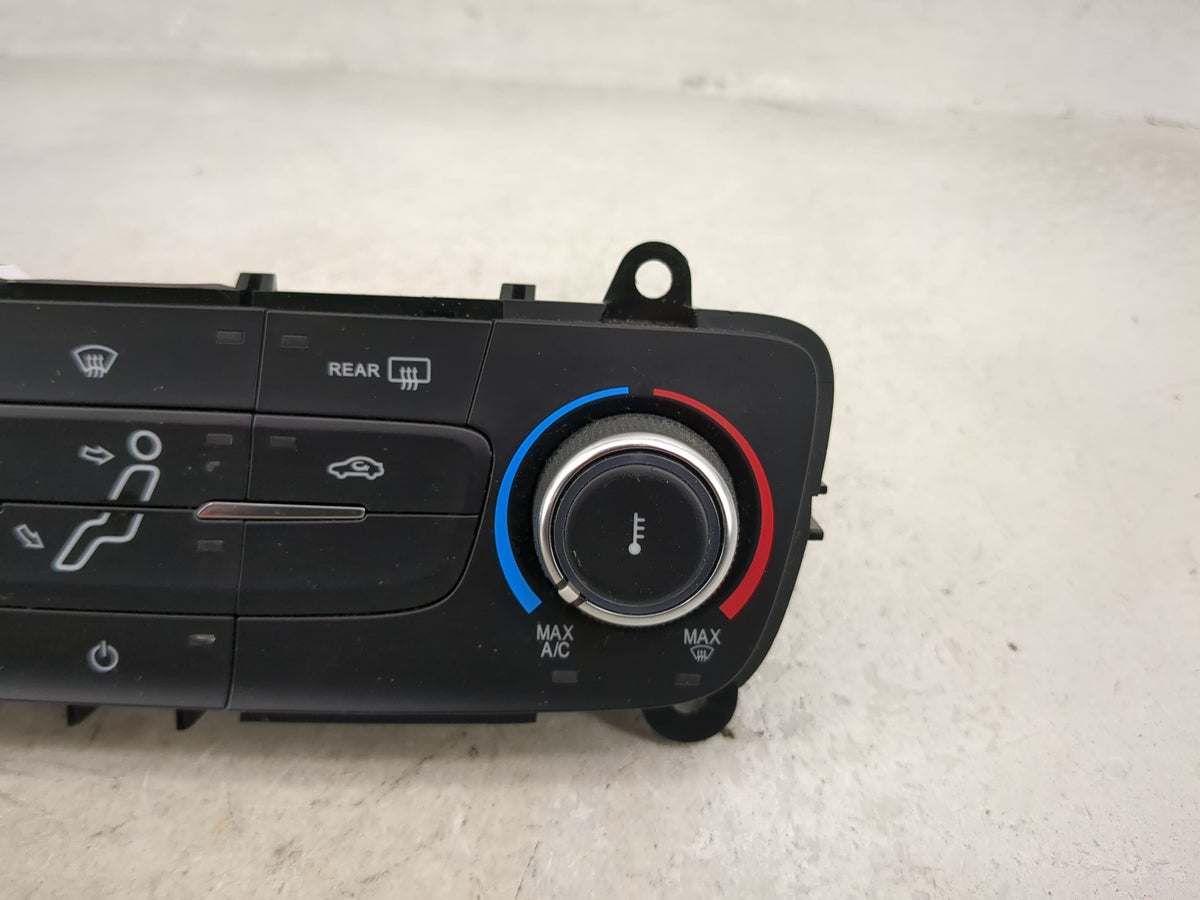 2015-2018 Ford Focus Climate Control Module Temperature AC/Heater Replacement P/N:F1ET-19980-JJ F1ET 18549 Fits OEM Used Aut