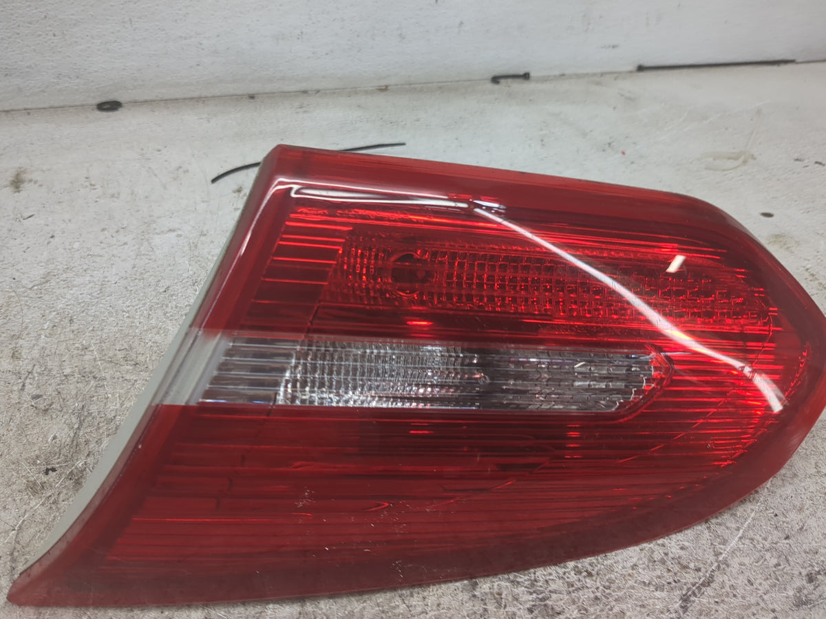 2015-2018 Ford Focus Passenger Right Side Deck Lid Mounted Tail Light 1501721 - Oemusedautoparts1.com