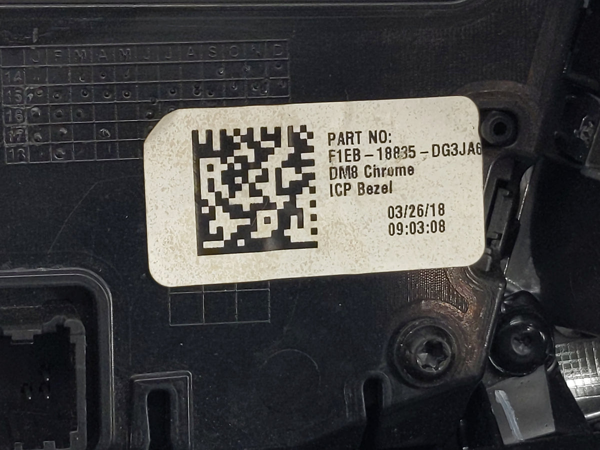 2017 Ford Focus Climate Control Module Temperature AC/Heater Replacement P/N:F1EB-18835-DG3JA6 Fits OEM Used Auto Parts - Oe