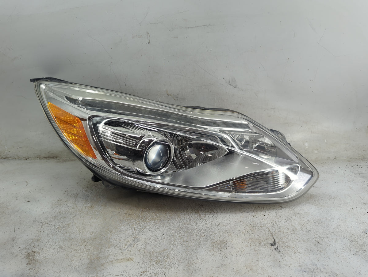 2012-2018 Ford Focus Passenger Right Oem Head Light Headlight Lamp - Oemusedautoparts1.com