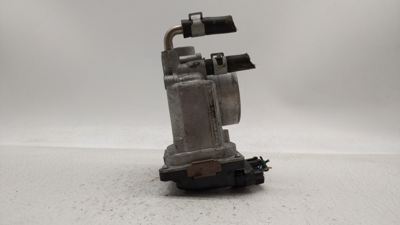 2017 Ford Focus Throttle Body P/N:3TA60-01 C 3TA60-01 B, 3TA60-01 A Fits Fits 2013 2014 2015 2016 2018 2019 OEM Used Auto Pa