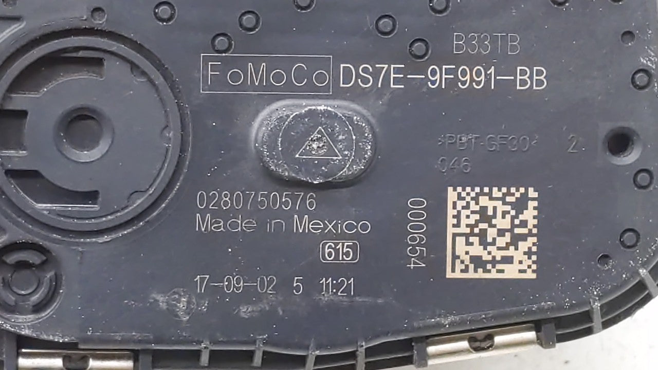2014-2018 Ford Focus Throttle Body P/N:DS7E-9F991-BB Fits Fits 2014 2015 2016 2017 2018 2019 OEM Used Auto Parts - Oemusedau