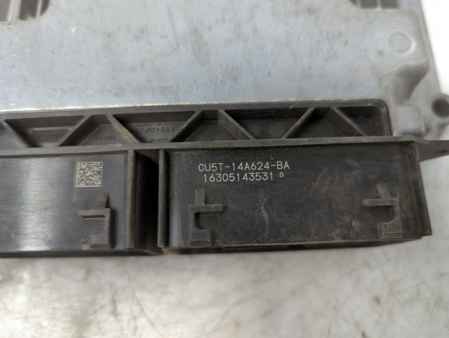 2016-2018 Ford Focus PCM Engine Control Computer ECU ECM PCU OEM P/N:RMFV6A-12A650-CA EM5A-12A650-ACC Fits Fits 2016 2017 20