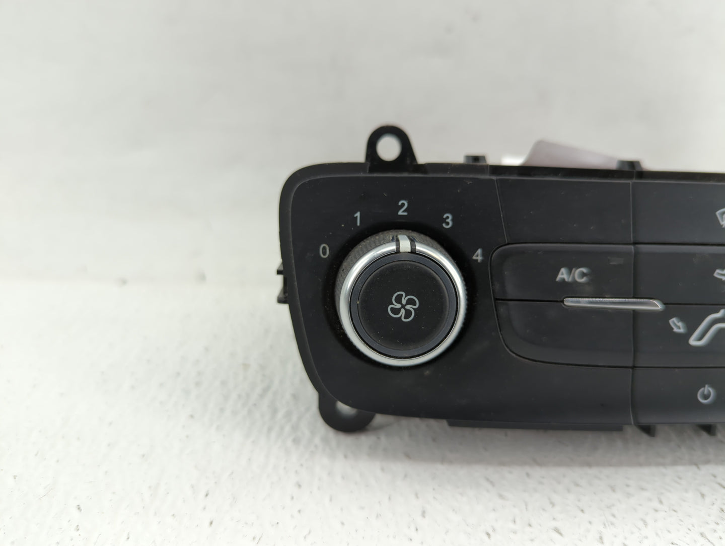 2015-2018 Ford Focus Climate Control Module Temperature AC/Heater Replacement P/N:F1ET-19980-LJ F1ET-19980-JF Fits OEM Used 