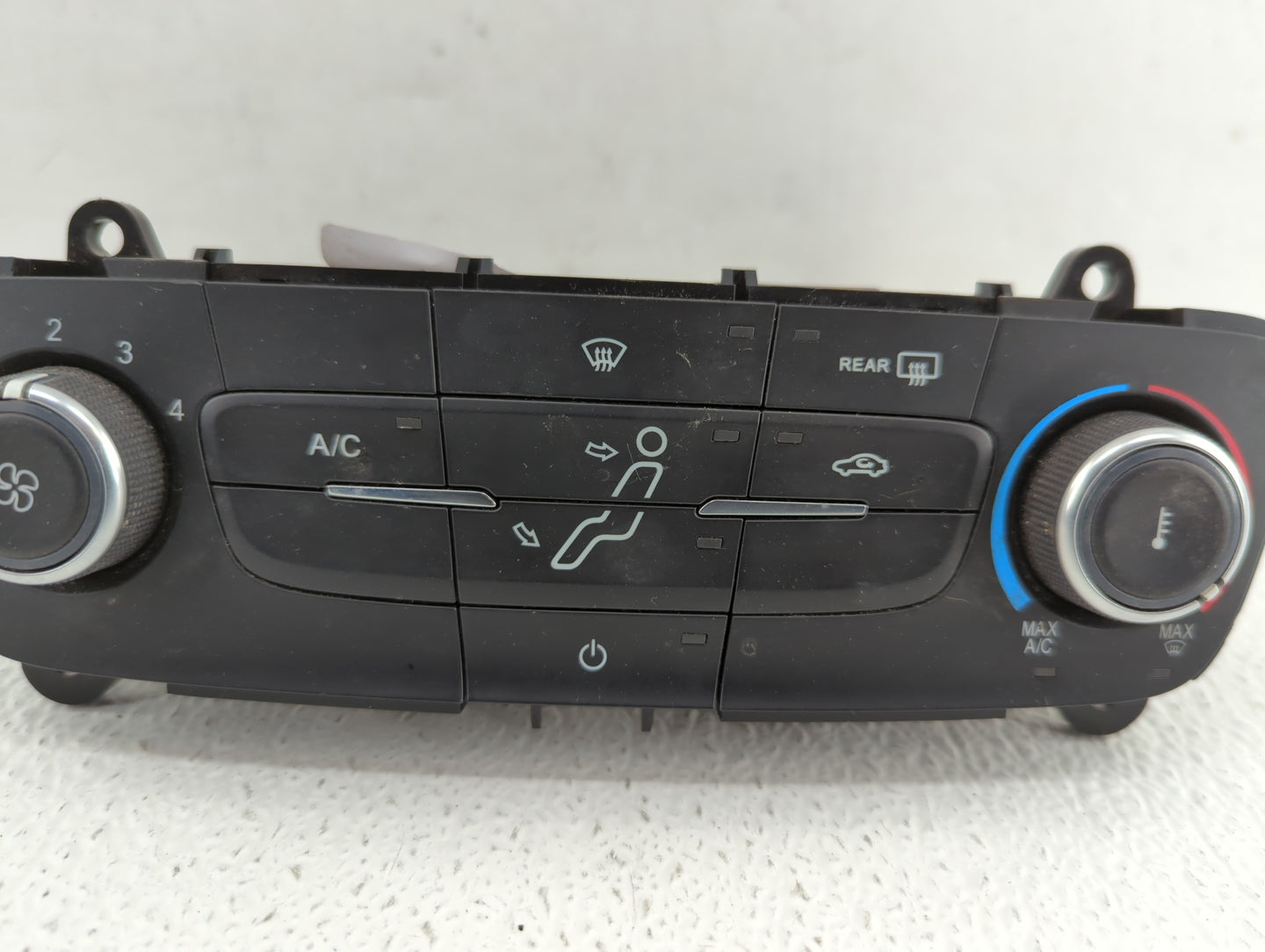 2015-2018 Ford Focus Climate Control Module Temperature AC/Heater Replacement P/N:F1ET-19980-LJ F1ET-19980-JF Fits OEM Used 