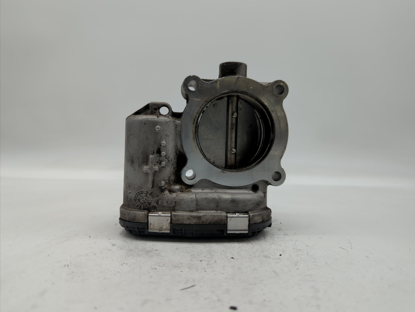 2014-2018 Ford Focus Throttle Body P/N:DS7E-9F991-BB Fits Fits 2014 2015 2016 2017 2018 2019 OEM Used Auto Parts - Oemusedau