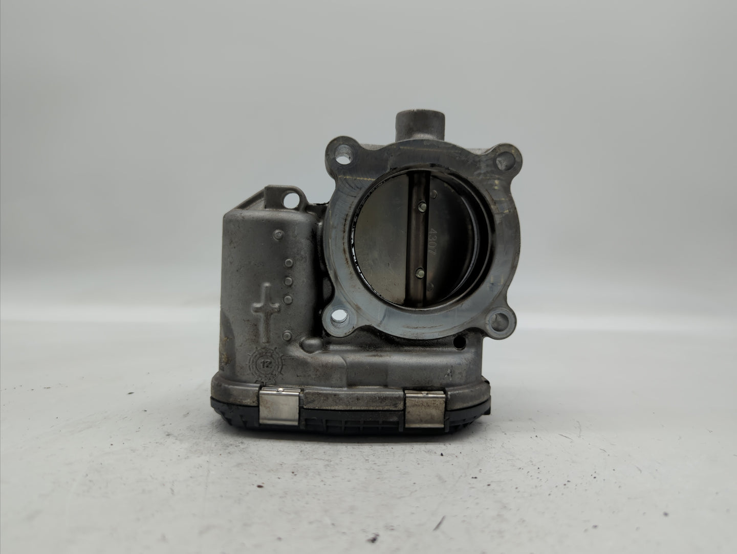 2014-2018 Ford Focus Throttle Body P/N:DS7E-9F991-BB Fits Fits 2014 2015 2016 2017 2018 2019 OEM Used Auto Parts - Oemusedau