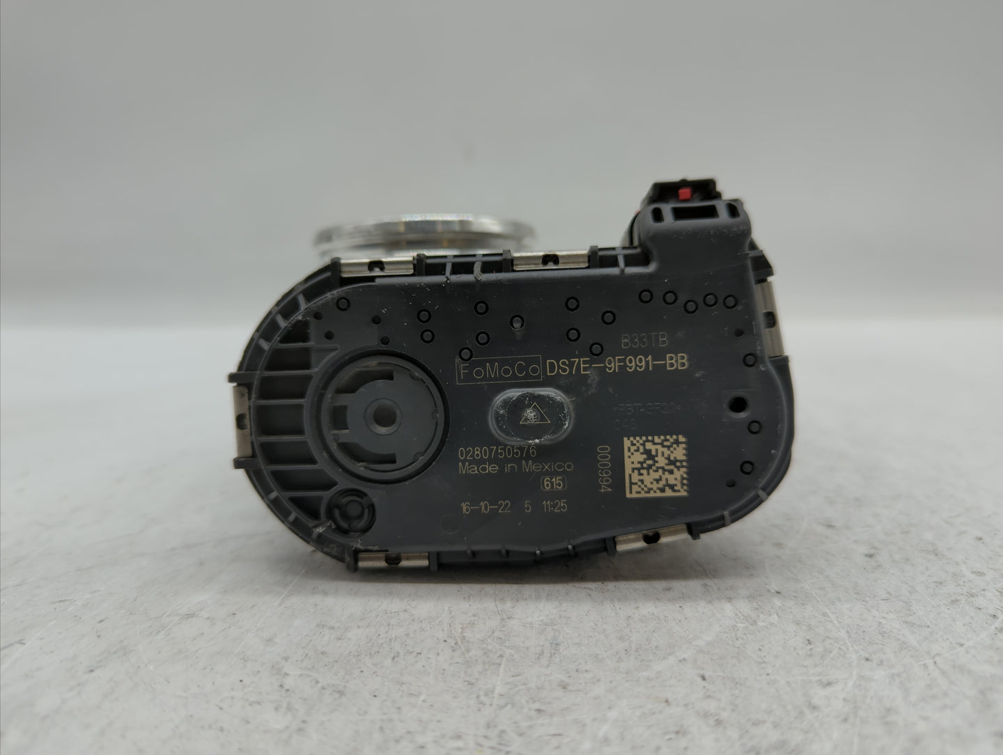 2014-2018 Ford Focus Throttle Body P/N:DS7E-9F991-BB Fits Fits 2014 2015 2016 2017 2018 2019 OEM Used Auto Parts - Oemusedau