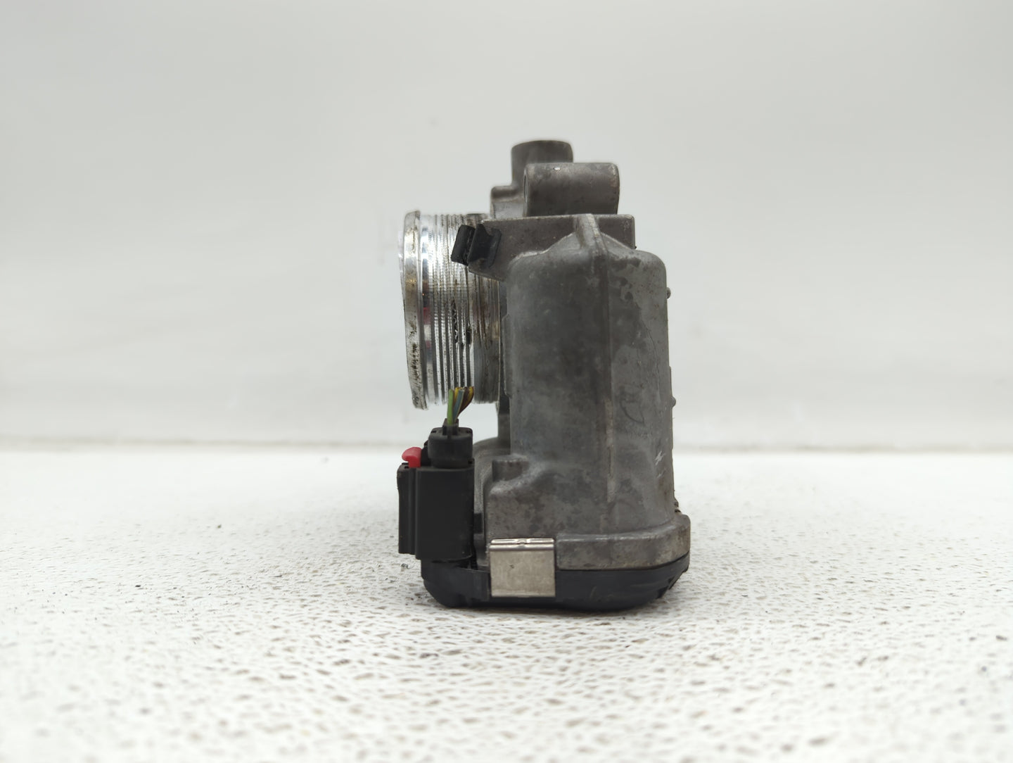 2014-2018 Ford Focus Throttle Body P/N:DS7E-9F991-BB Fits Fits 2014 2015 2016 2017 2018 2019 OEM Used Auto Parts - Oemusedau