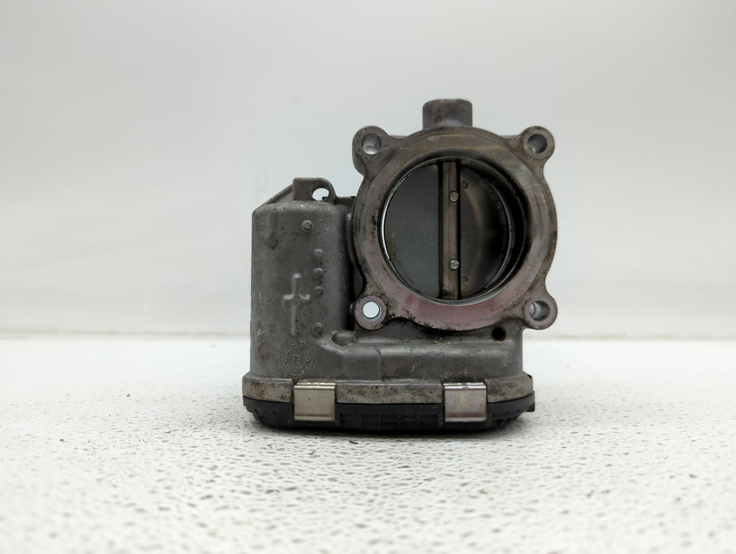 2014-2018 Ford Focus Throttle Body P/N:DS7E-9F991-BB Fits Fits 2014 2015 2016 2017 2018 2019 OEM Used Auto Parts - Oemusedau