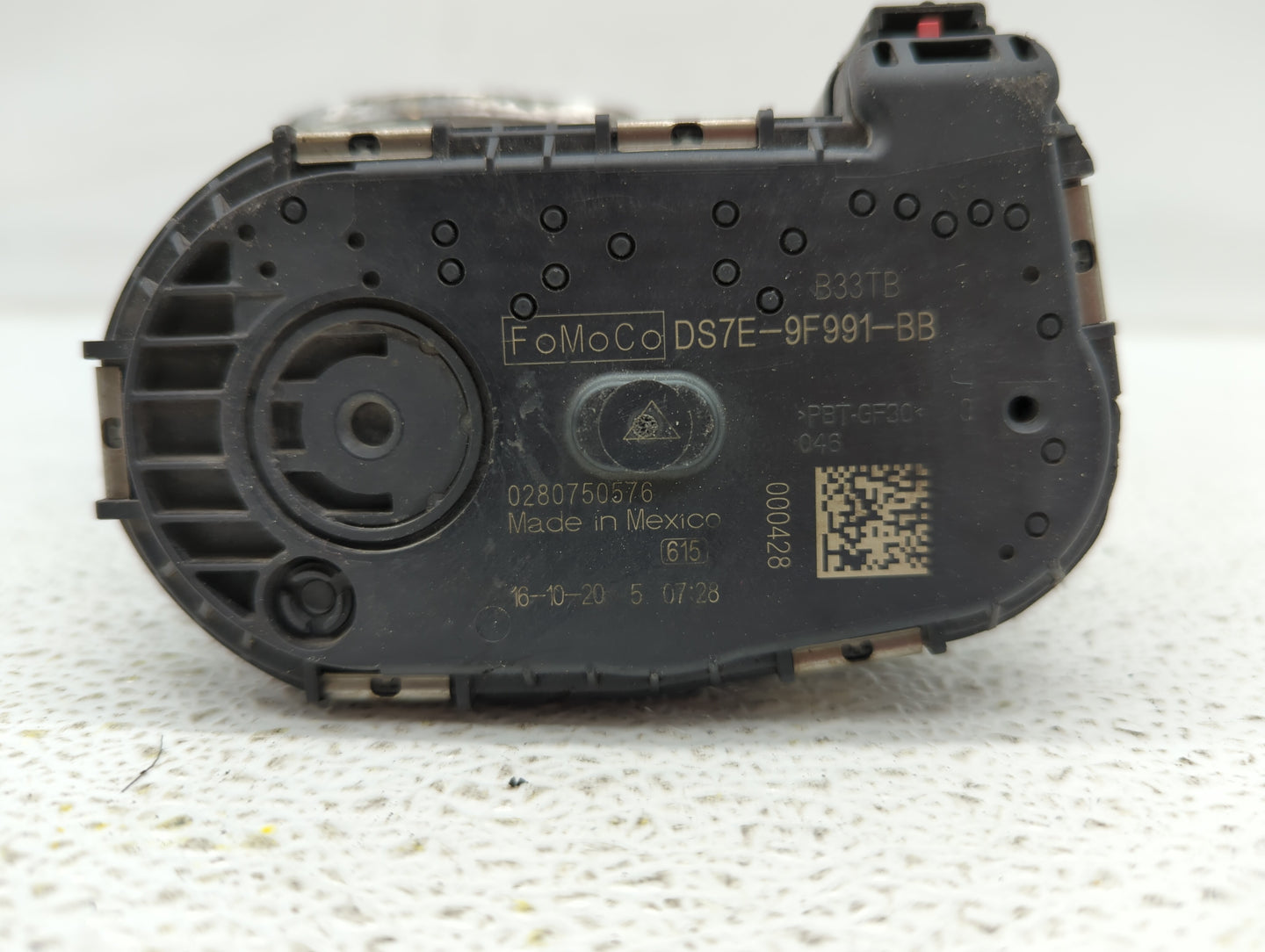 2014-2018 Ford Focus Throttle Body P/N:DS7E-9F991-BB Fits Fits 2014 2015 2016 2017 2018 2019 OEM Used Auto Parts - Oemusedau