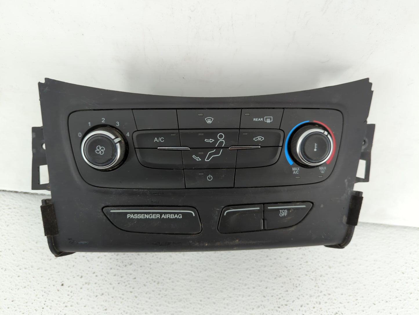 2015-2018 Ford Focus Climate Control Module Temperature AC/Heater Replacement P/N:F1ET-18K811-KD F1ET-18549 Fits OEM Used Au
