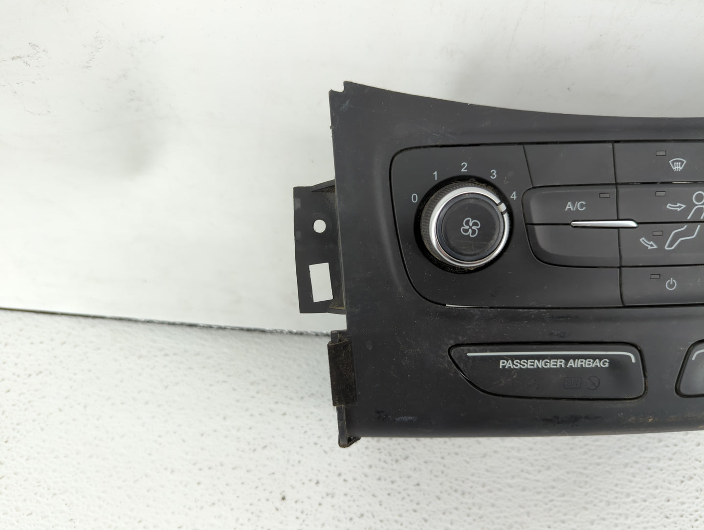 2015-2018 Ford Focus Climate Control Module Temperature AC/Heater Replacement P/N:F1ET-18K811-KD F1ET-18549 Fits OEM Used Au