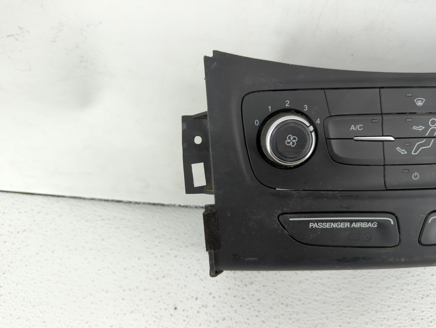2015-2018 Ford Focus Climate Control Module Temperature AC/Heater Replacement P/N:F1ET-18K811-KD F1ET-18549 Fits OEM Used Au