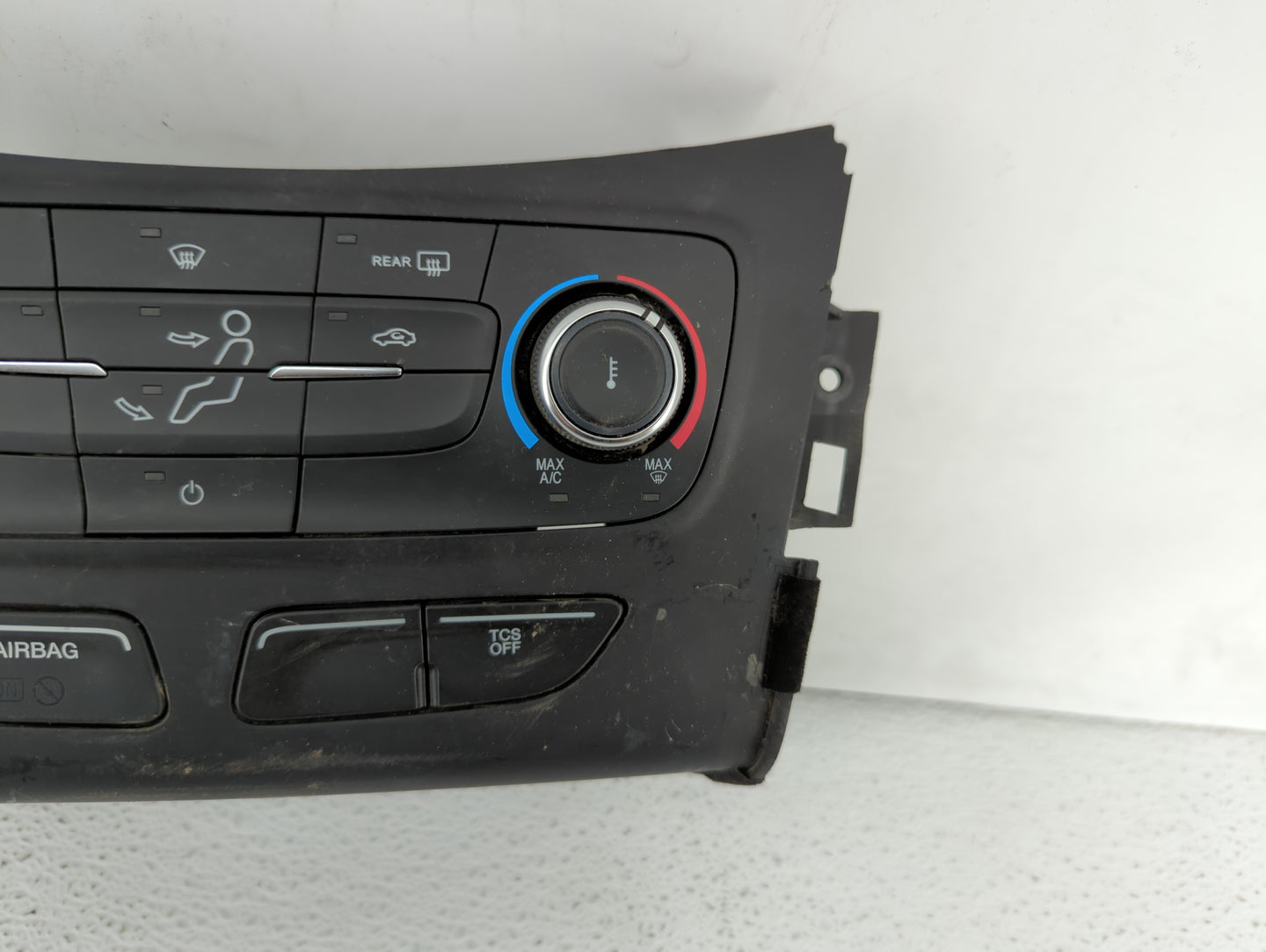 2015-2018 Ford Focus Climate Control Module Temperature AC/Heater Replacement P/N:F1ET-18K811-KD F1ET-18549 Fits OEM Used Au