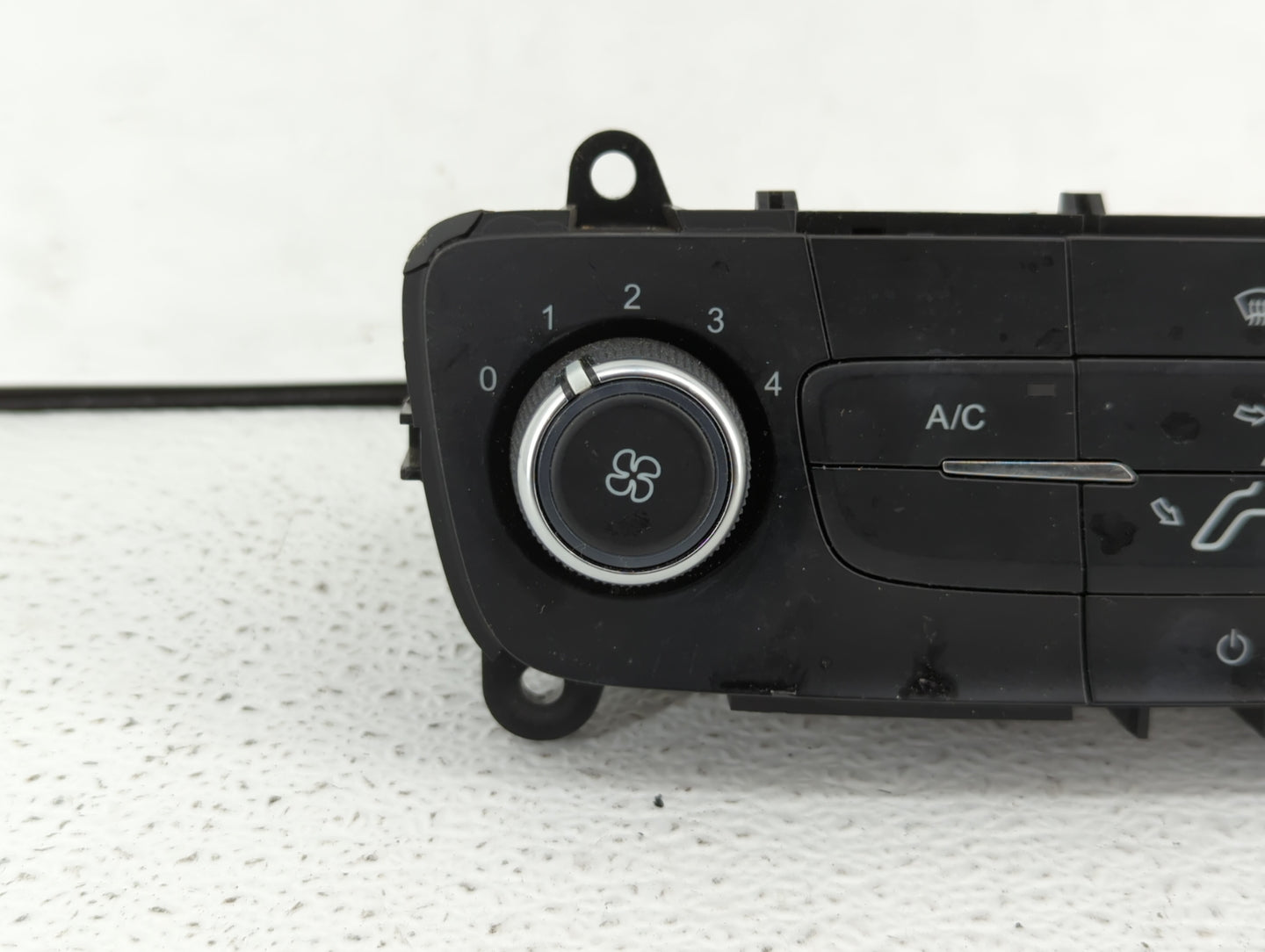 2015-2018 Ford Focus Climate Control Module Temperature AC/Heater Replacement P/N:F1ET-18K811-KD F1ET-18549 Fits OEM Used Au